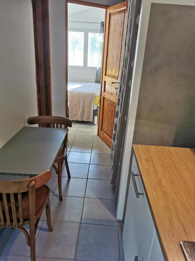 Studio De Charme En Provence, Piscine Et Jacuzzi Partages Le Luc Eksteriør billede